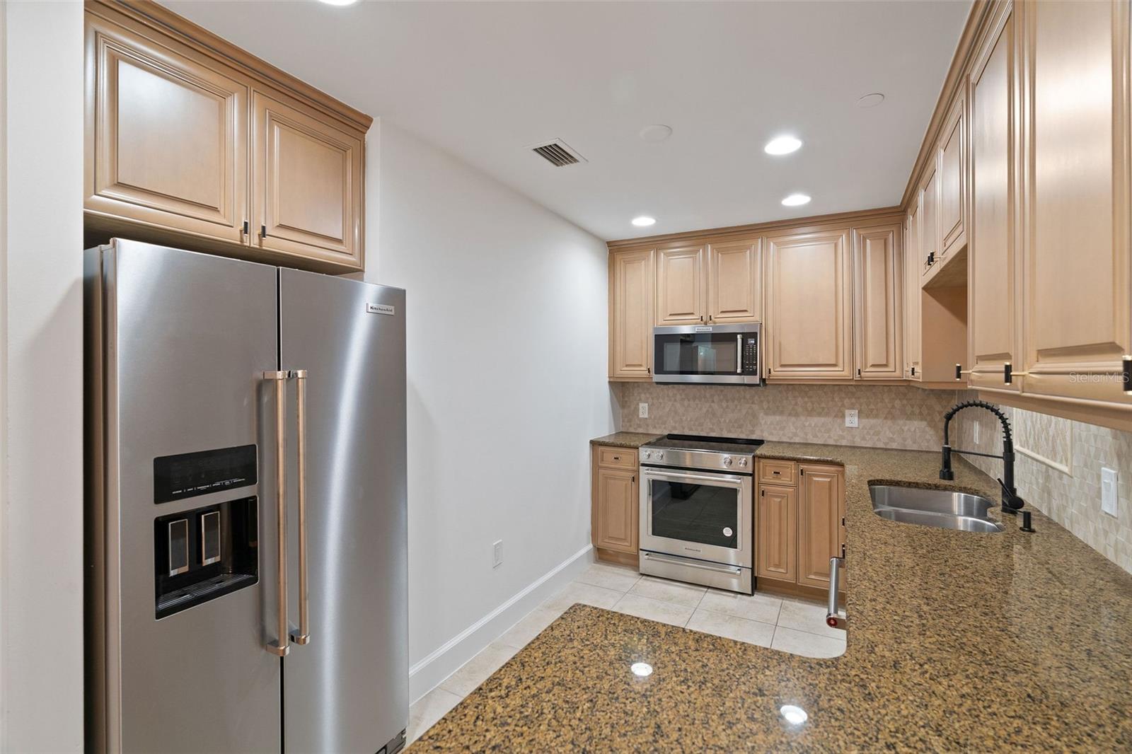 300 Beach Dr Ne #309 Property Photo 10