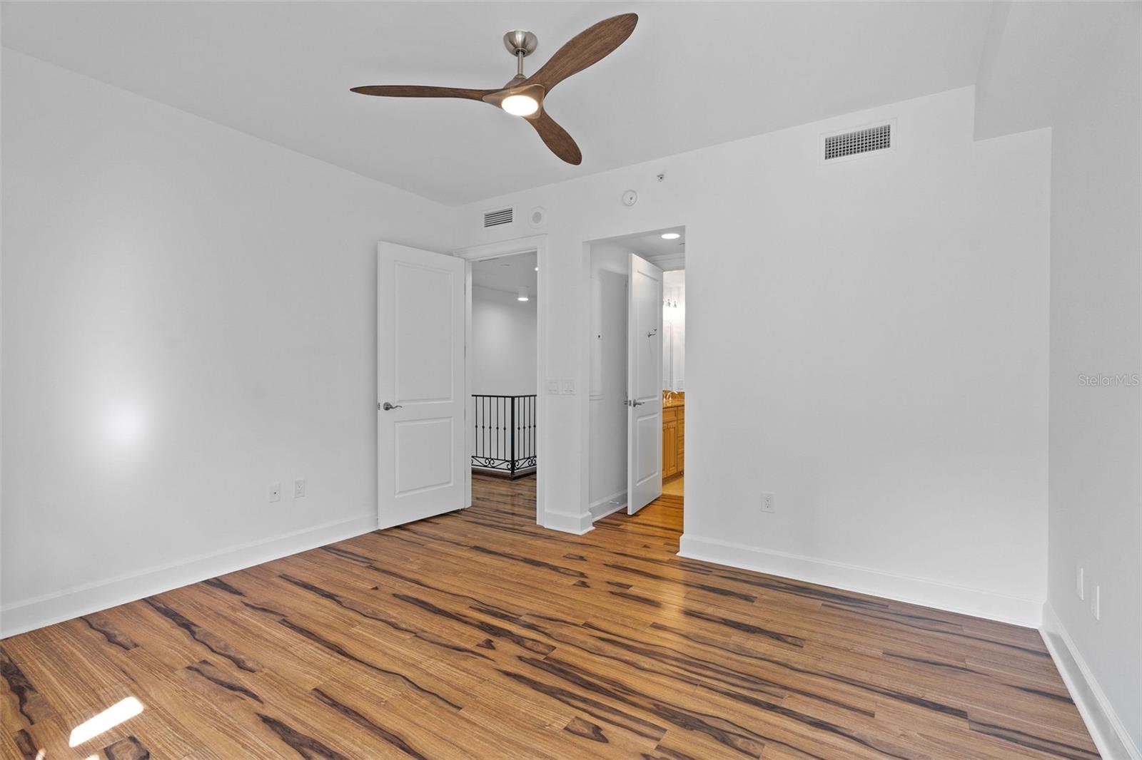300 Beach Dr Ne #309 Property Photo 15