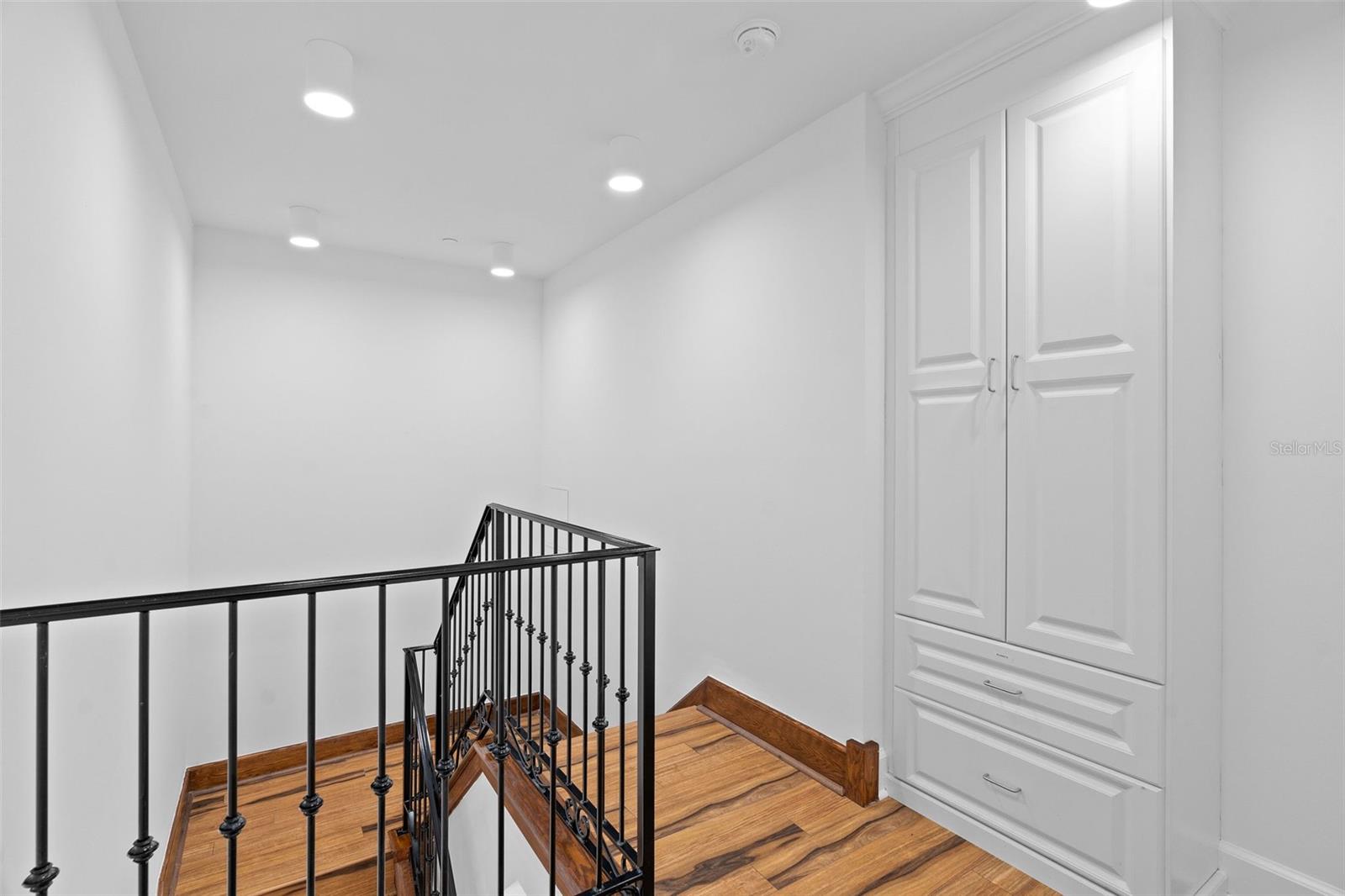 300 Beach Dr Ne #309 Property Photo 25