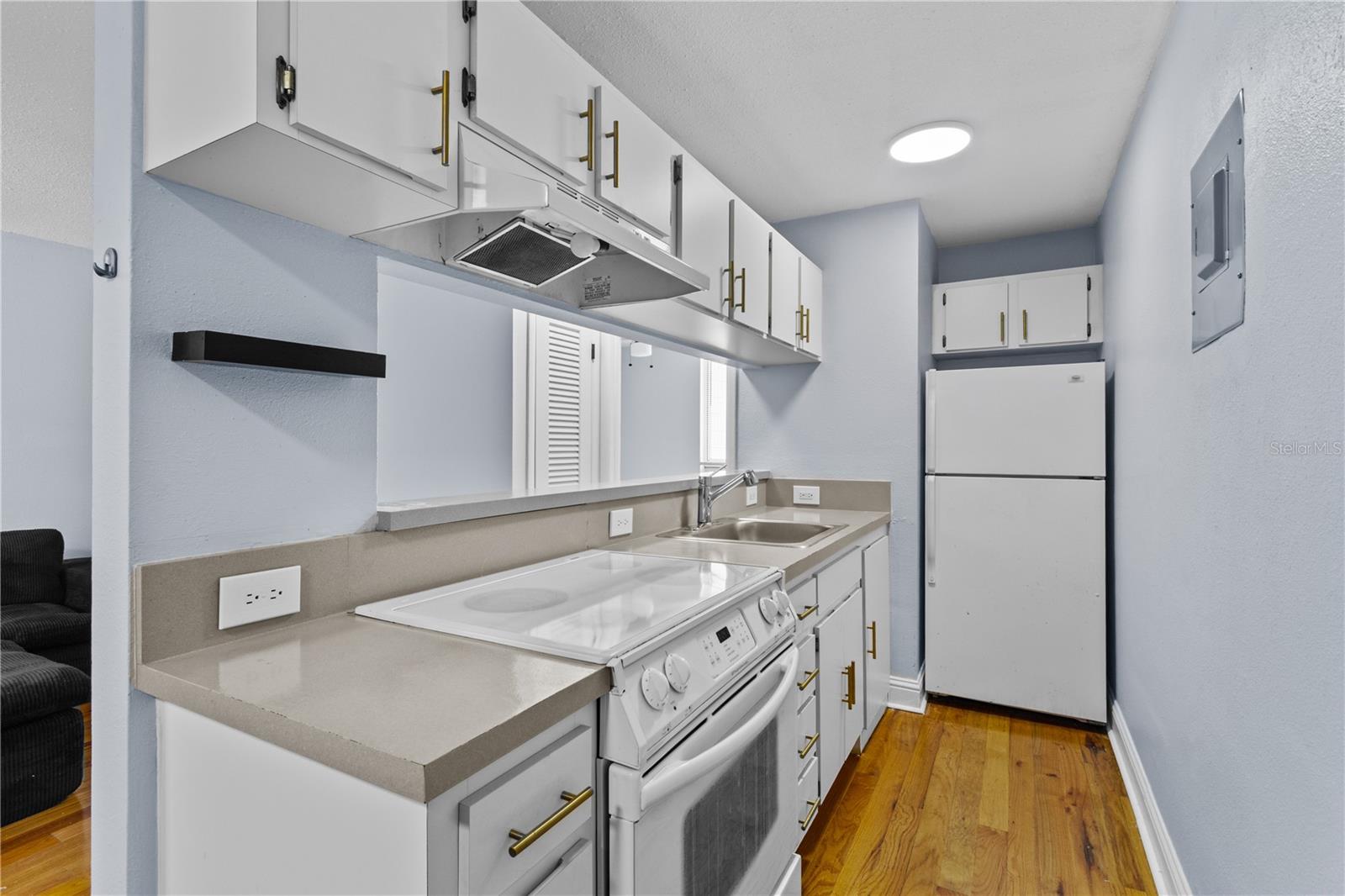 1301 S Howard Ave #b18 Property Photo 11