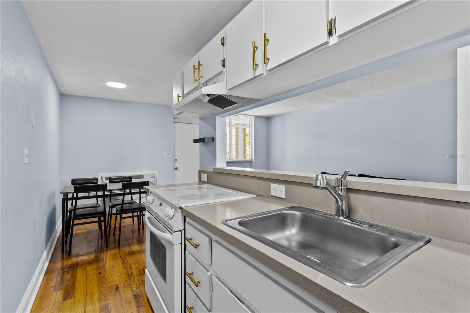 1301 S Howard Ave #b18 Property Photo 12