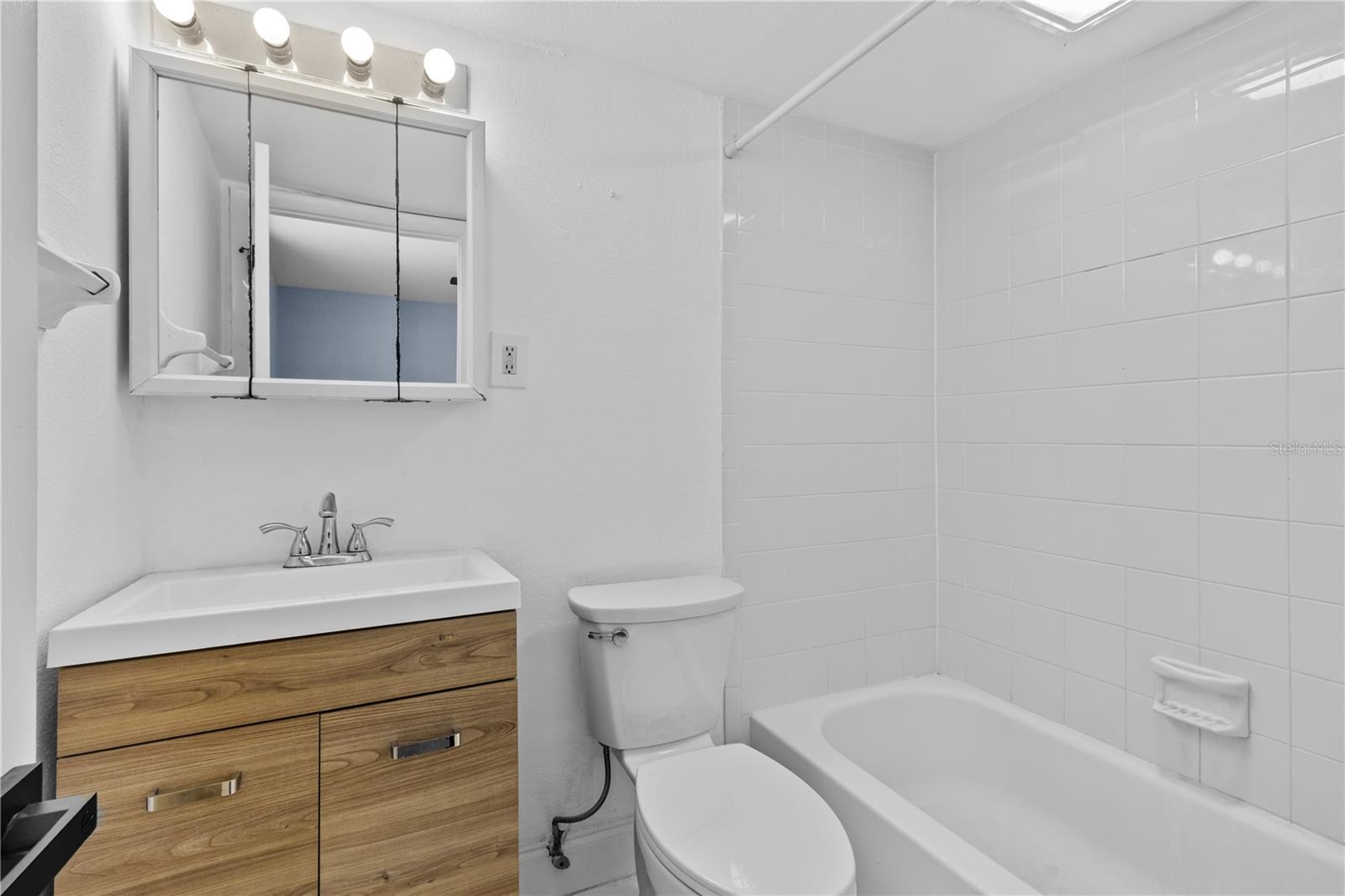 1301 S Howard Ave #b18 Property Photo 16