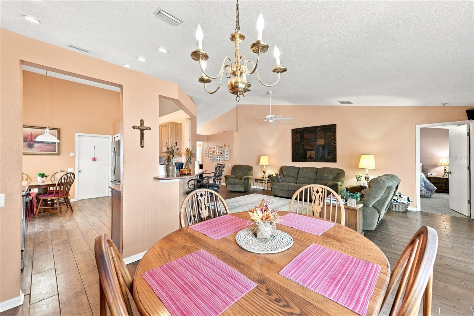 207 Lakeway Ln Property Photo 11