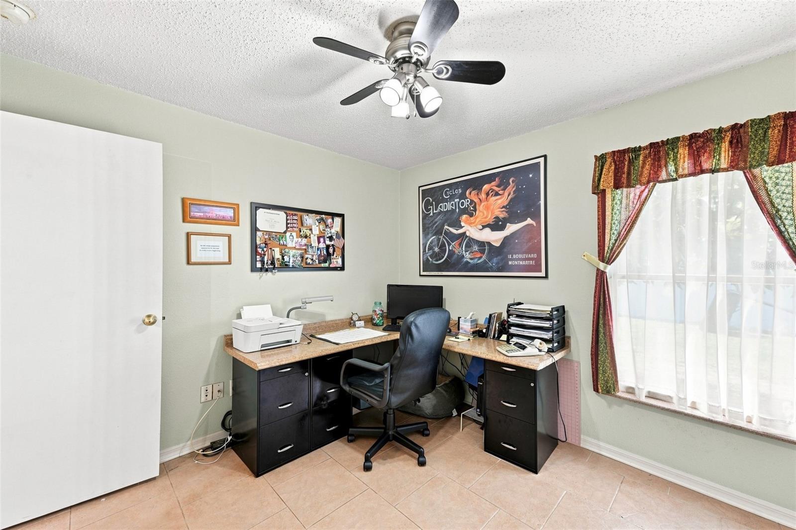 207 Lakeway Ln Property Photo 29