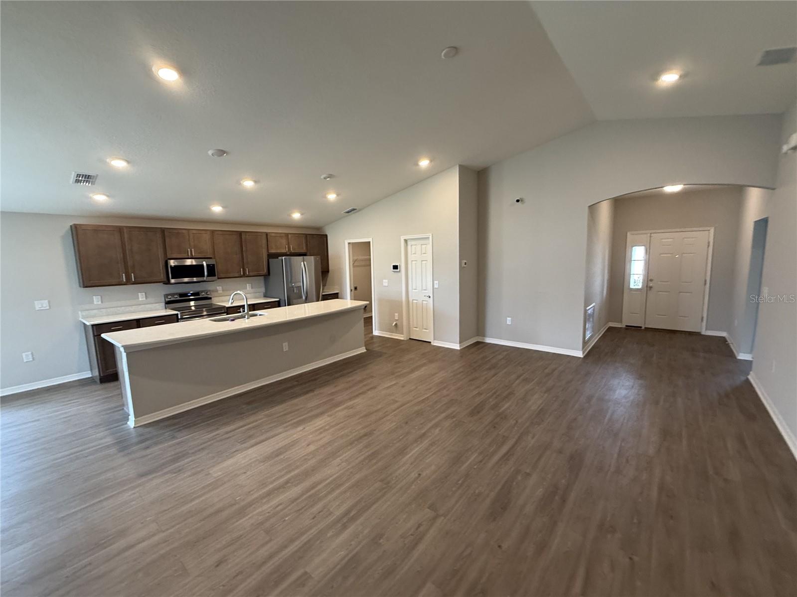 2586 San Marco Way Property Photo 5