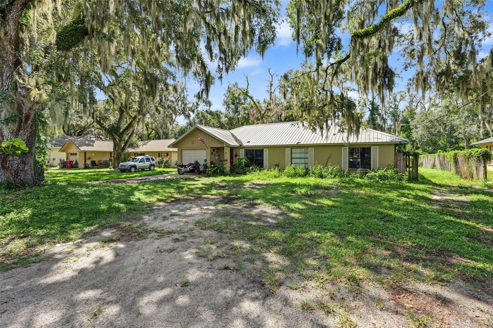 509 E Drew St Property Photo 2