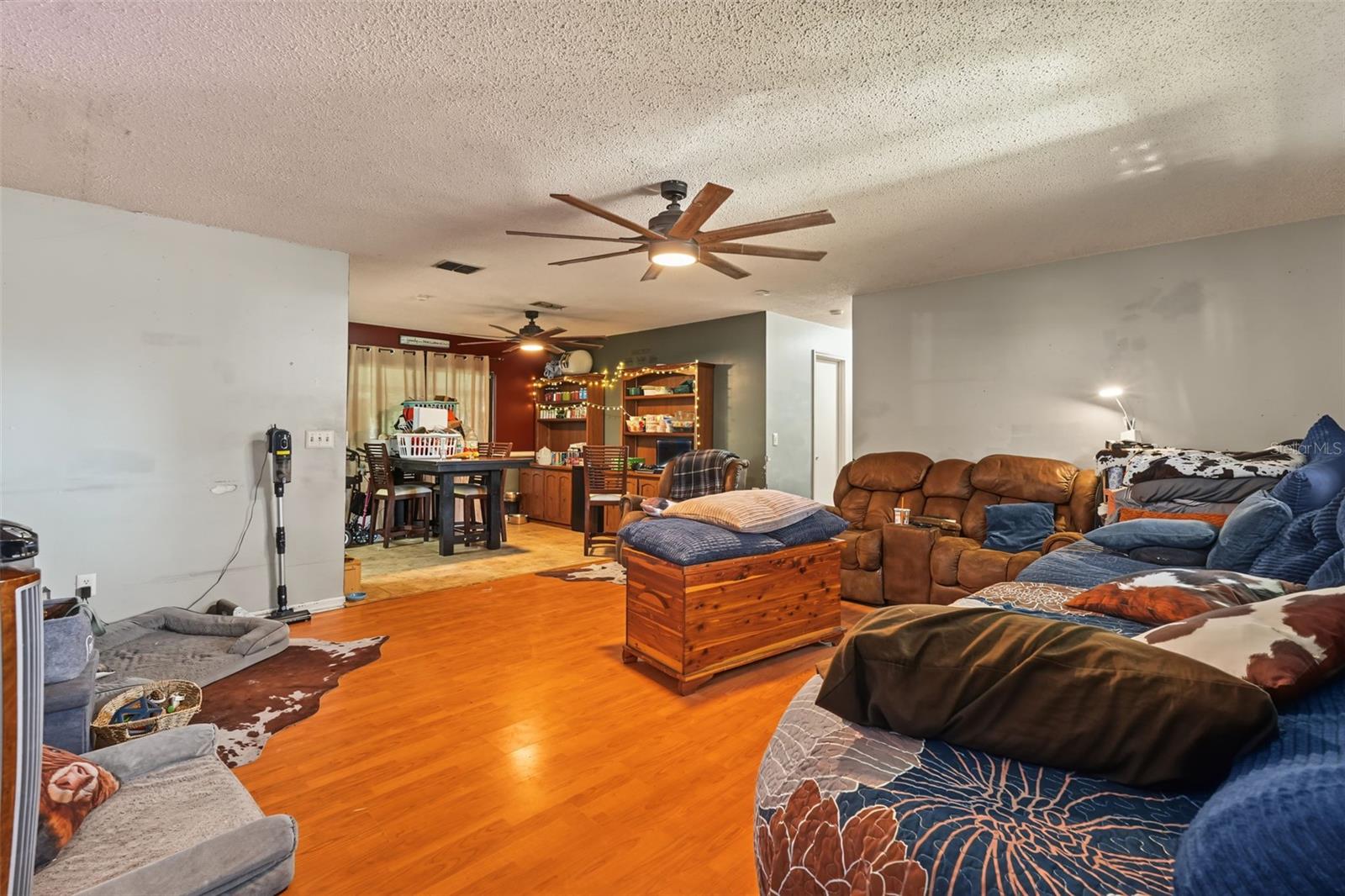 509 E Drew St Property Photo 5
