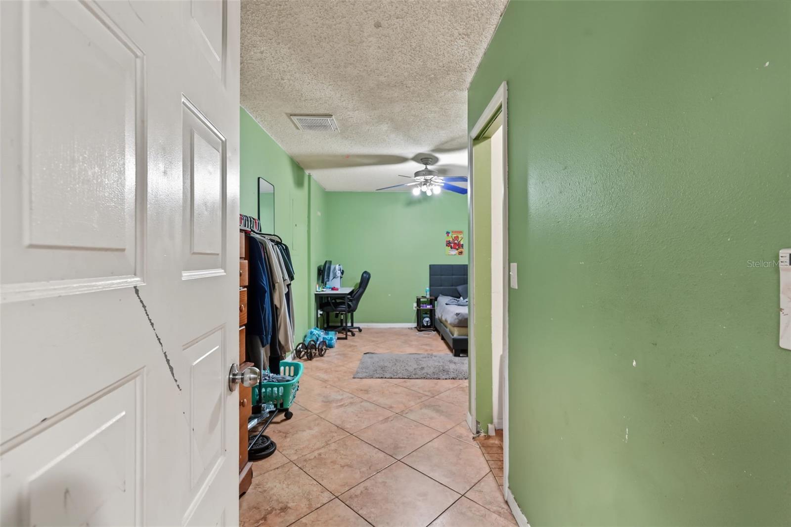 509 E Drew St Property Photo 24