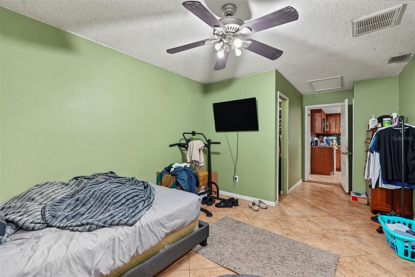 509 E Drew St Property Photo 26