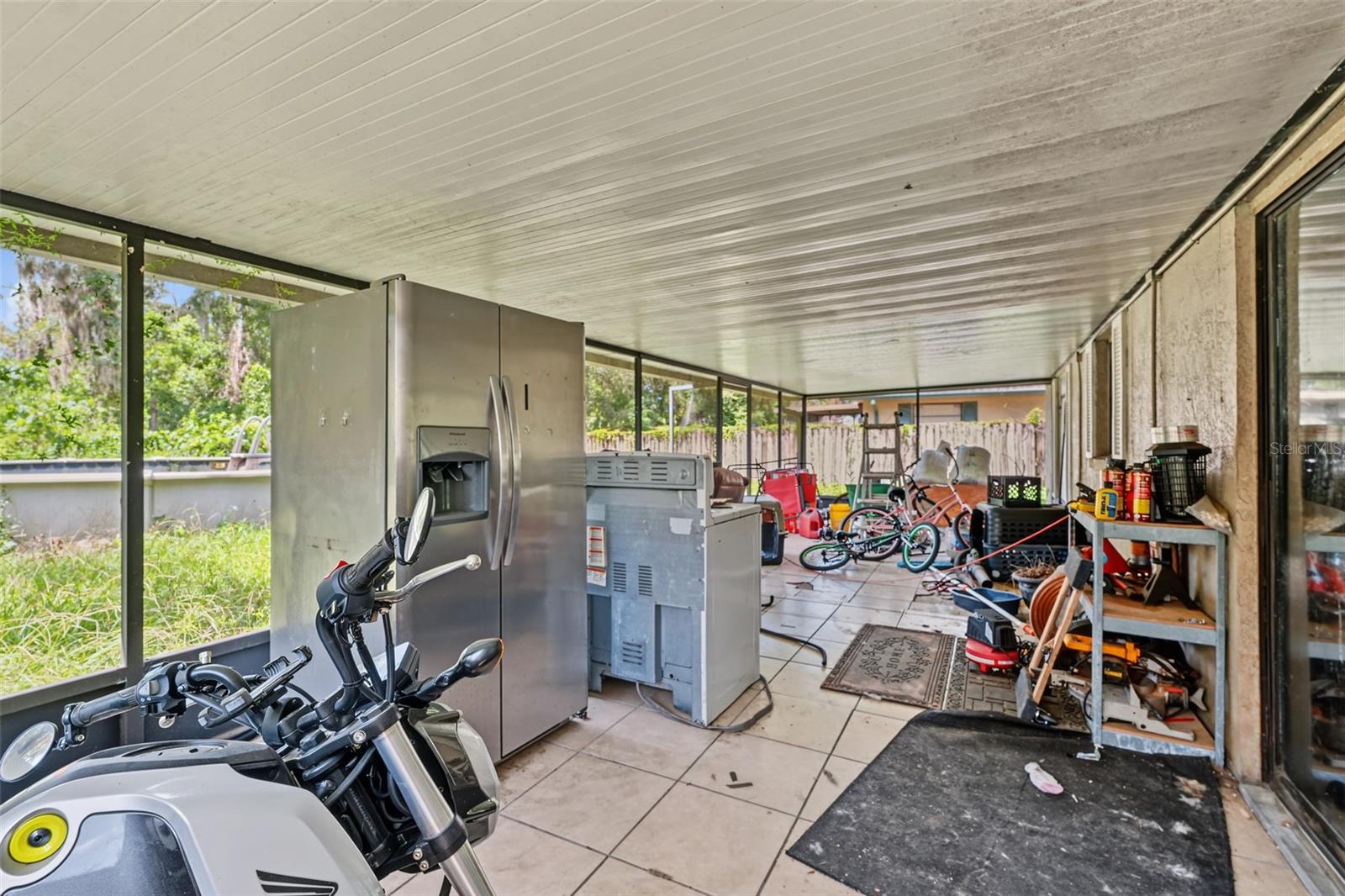 509 E Drew St Property Photo 28
