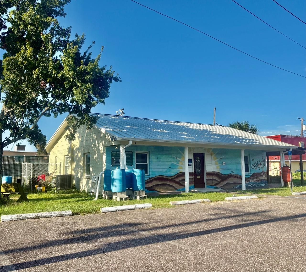 6942 W Comanche Ave W Property Photo 1
