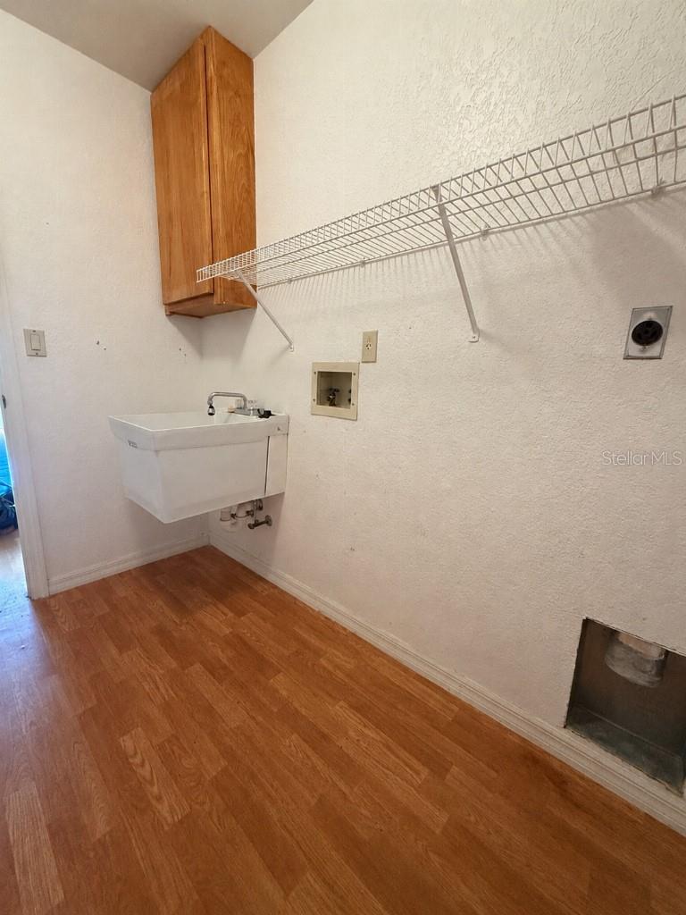 64 Norman St Property Photo 4