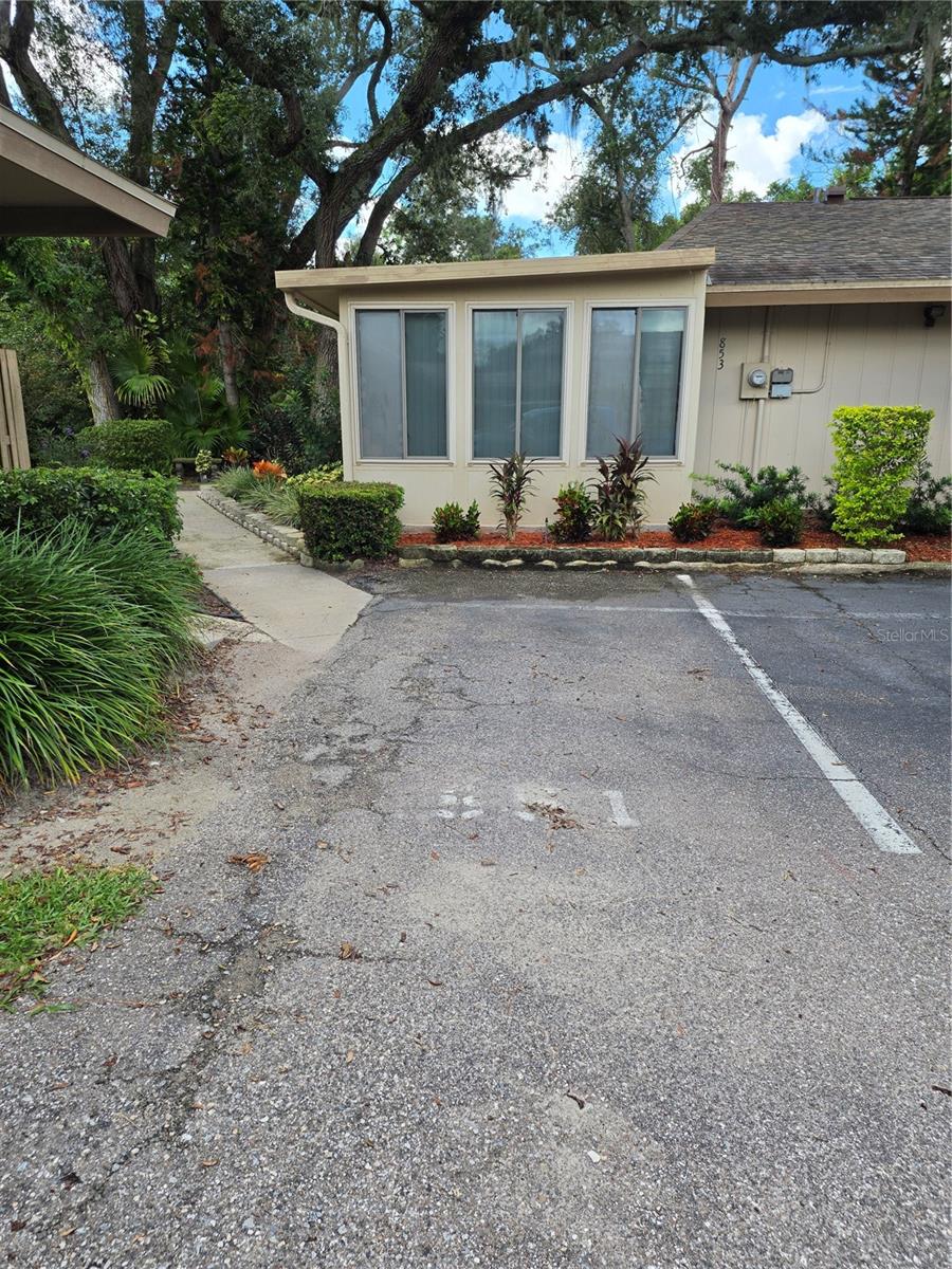 851 Creekway Ct Property Photo 3