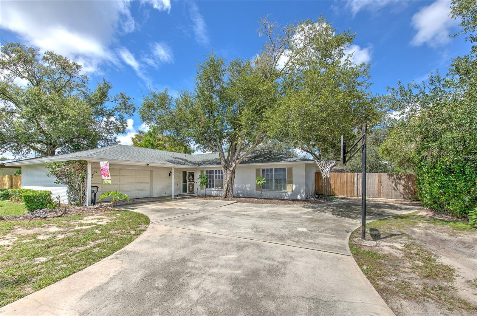 1802 Cherry Ridge Ln Property Photo 1