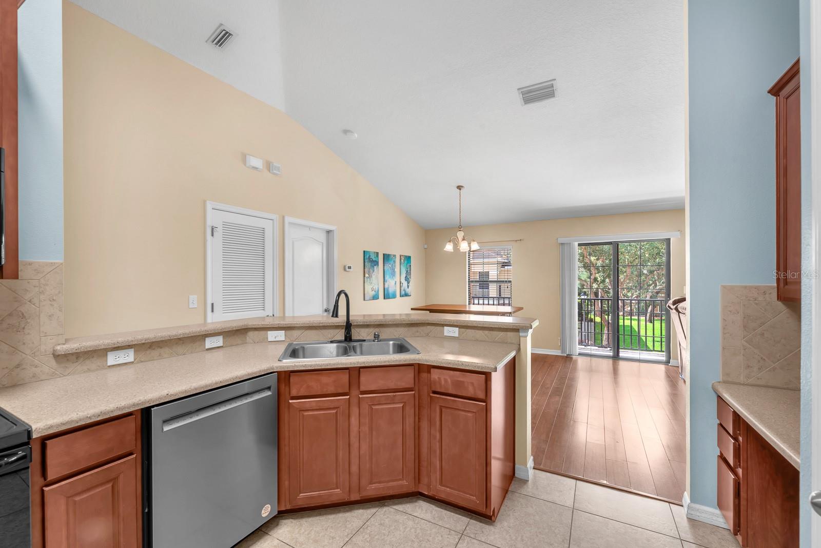 5521 Kinglethill Drive Property Photo 9