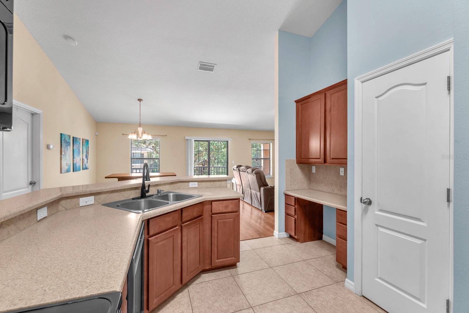 5521 Kinglethill Drive Property Photo 10