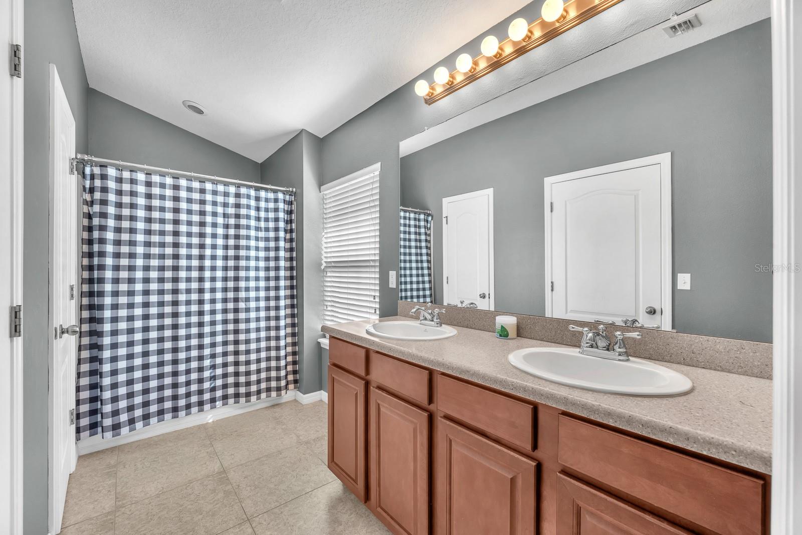 5521 Kinglethill Drive Property Photo 19