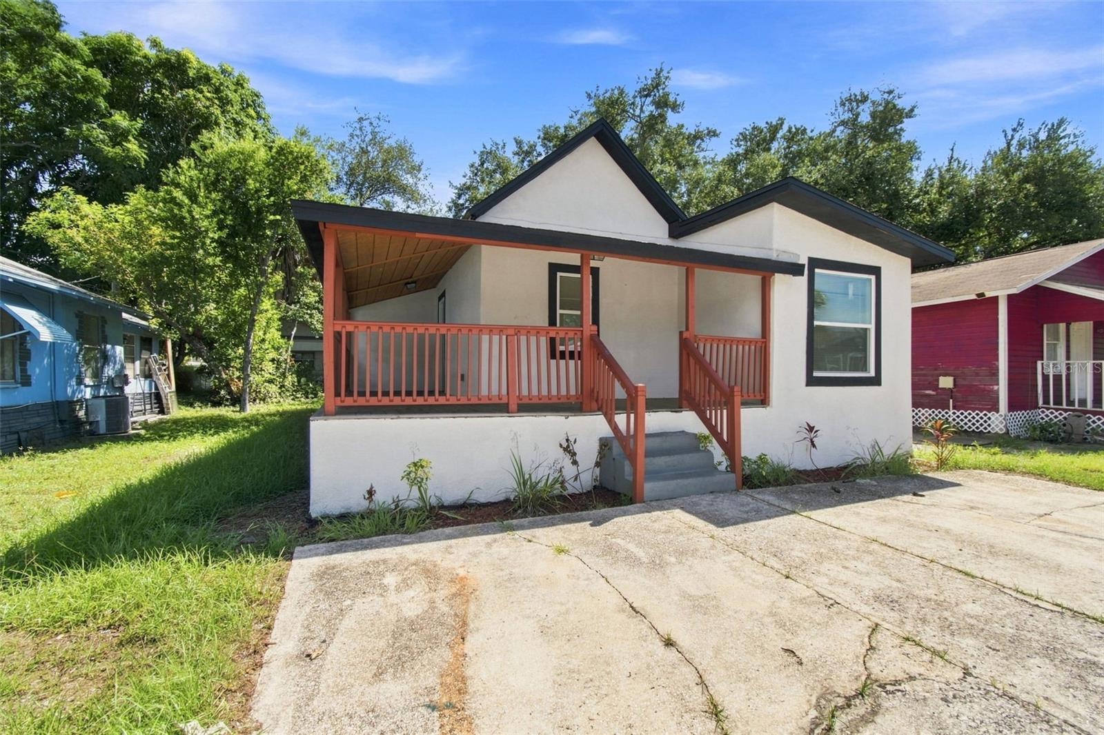1129 Carlton St Property Photo 2
