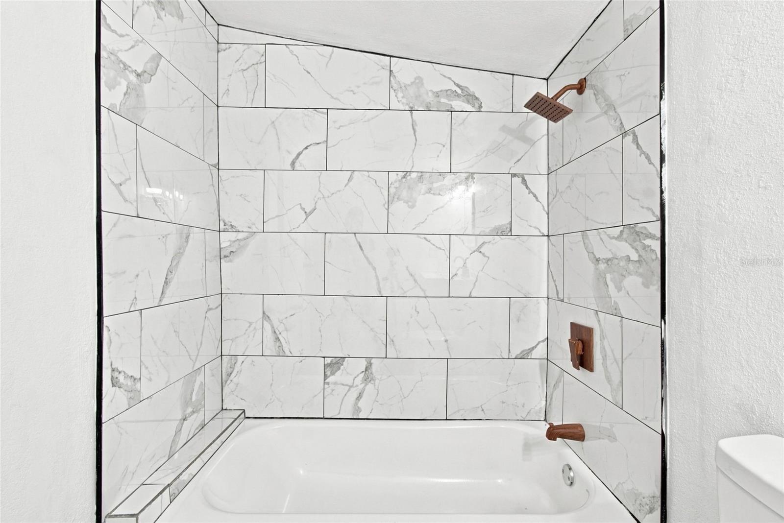 1129 Carlton St Property Photo 14