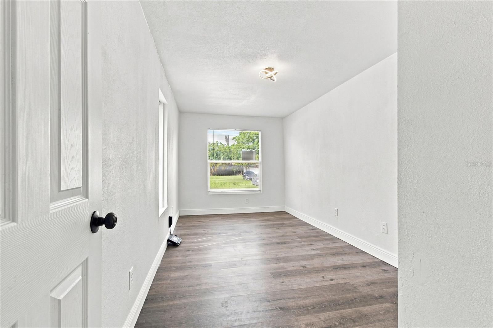 1129 Carlton St Property Photo 17