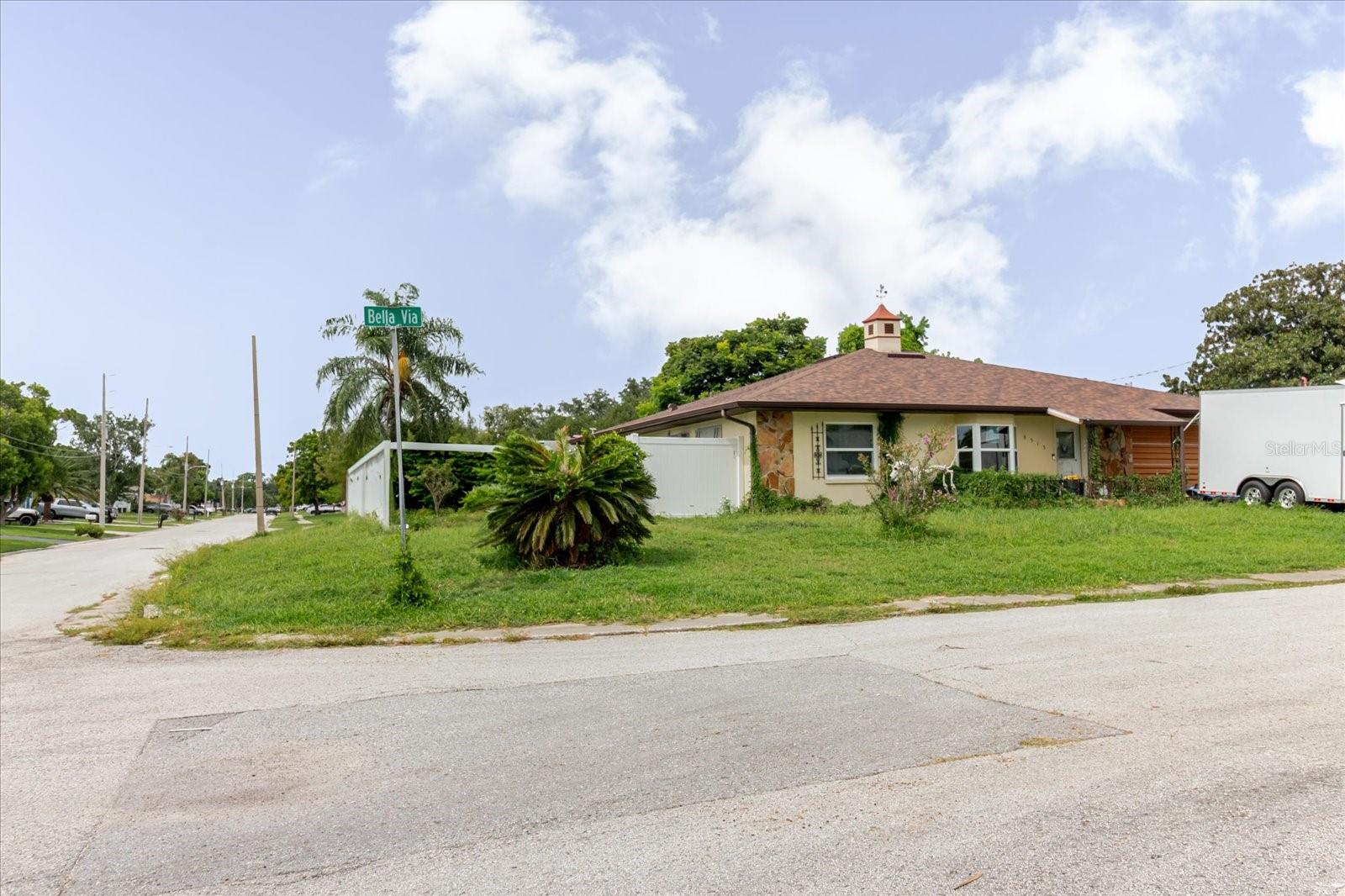 8513 Bella Via Property Photo 10