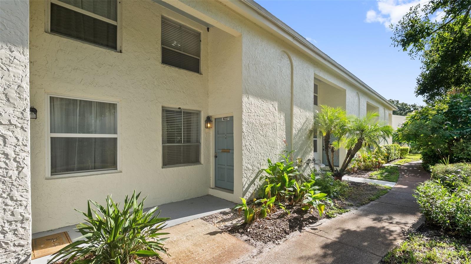 4227 La Palma Ct Property Photo 1