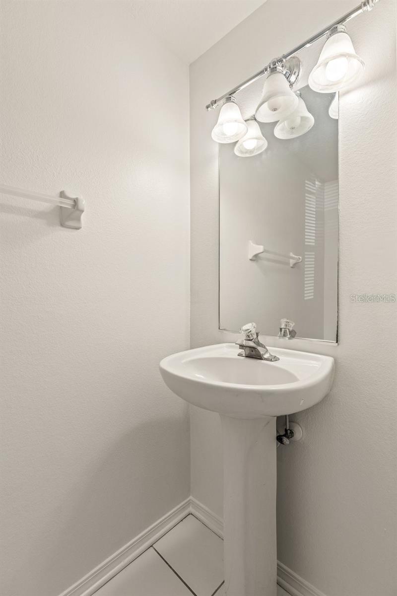1237 Kennewick Ct Property Photo 9