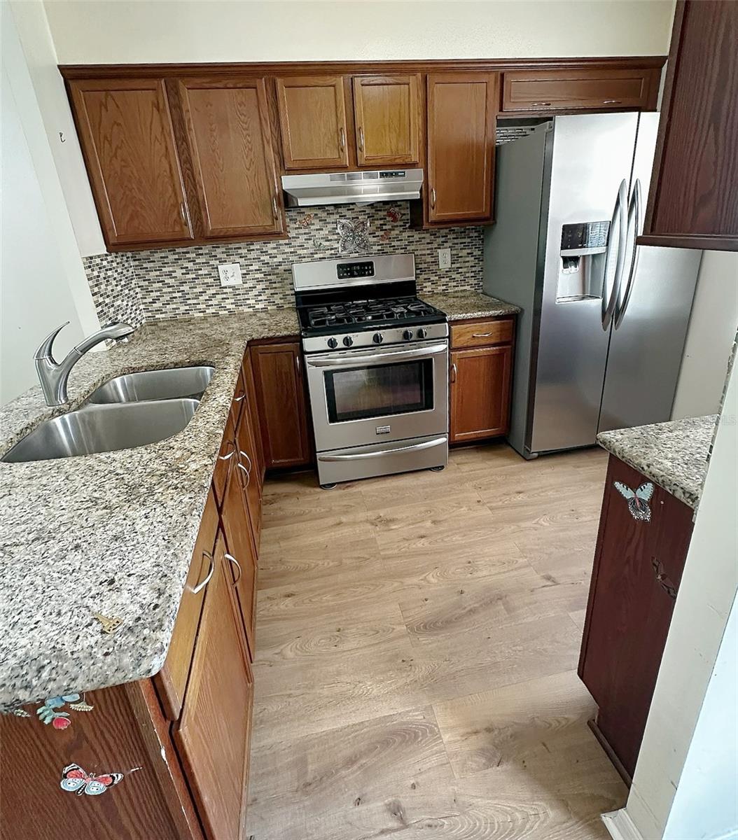 1279 Mission Hills Blvd Property Photo 4