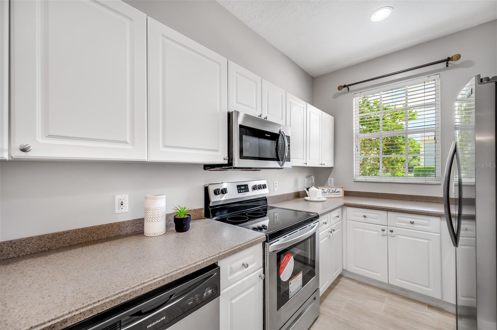 2101 W De Leon St Property Photo 6