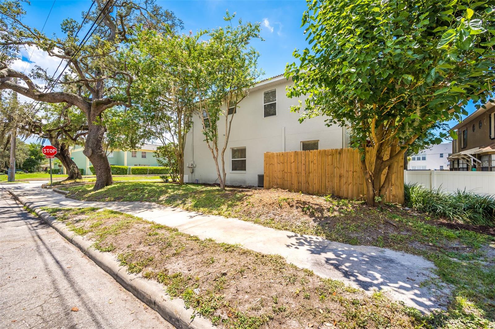 2101 W De Leon St Property Photo 10