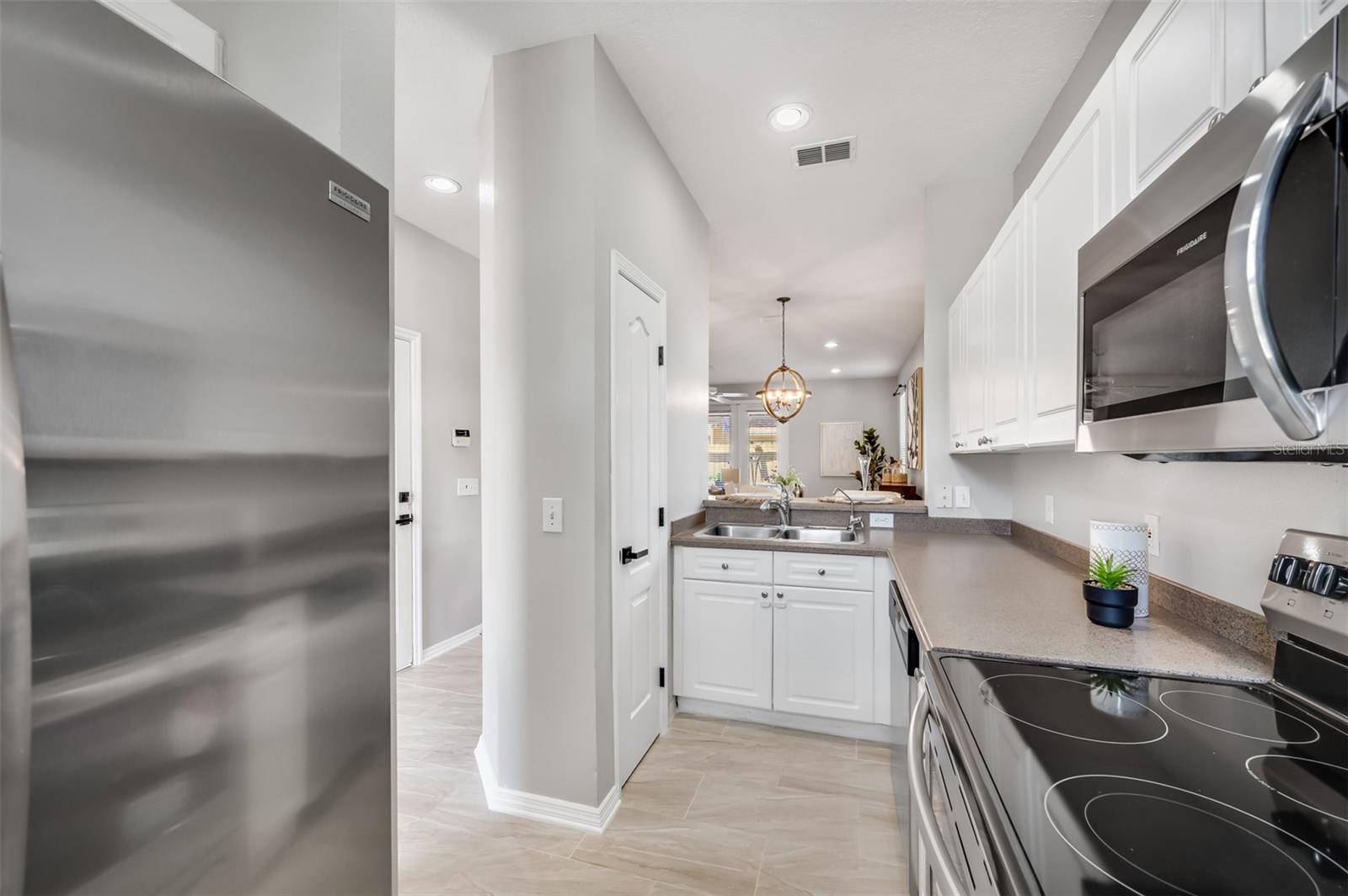 2101 W De Leon St Property Photo 11