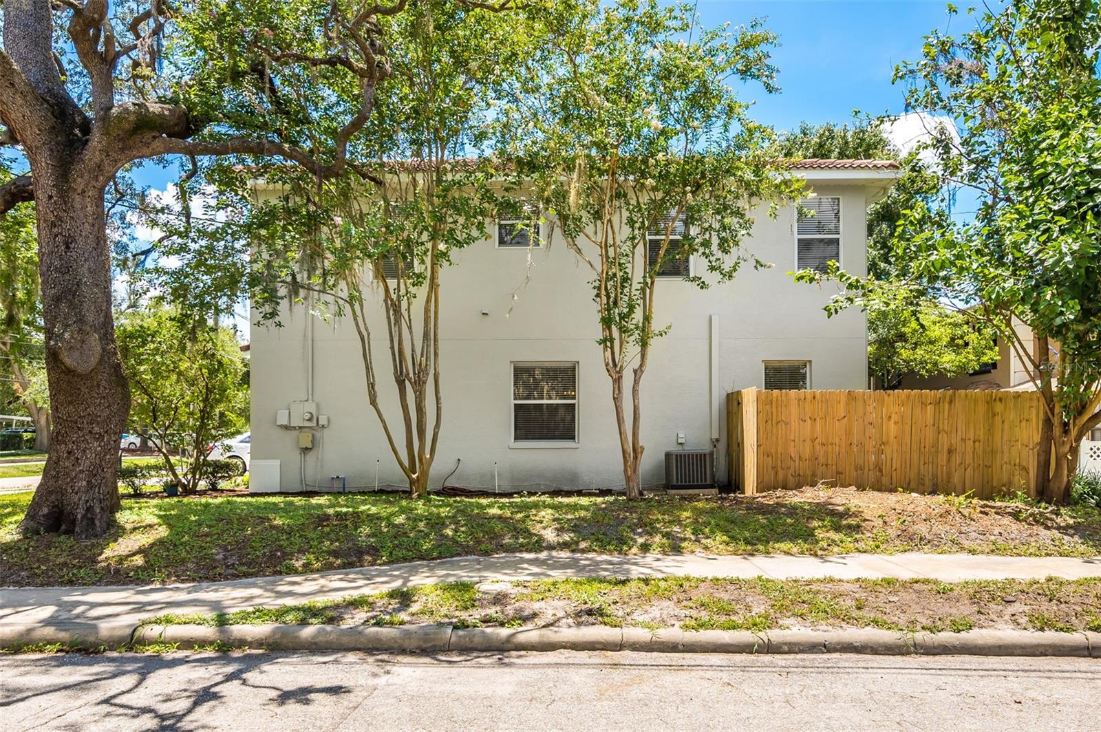 2101 W De Leon St Property Photo 44