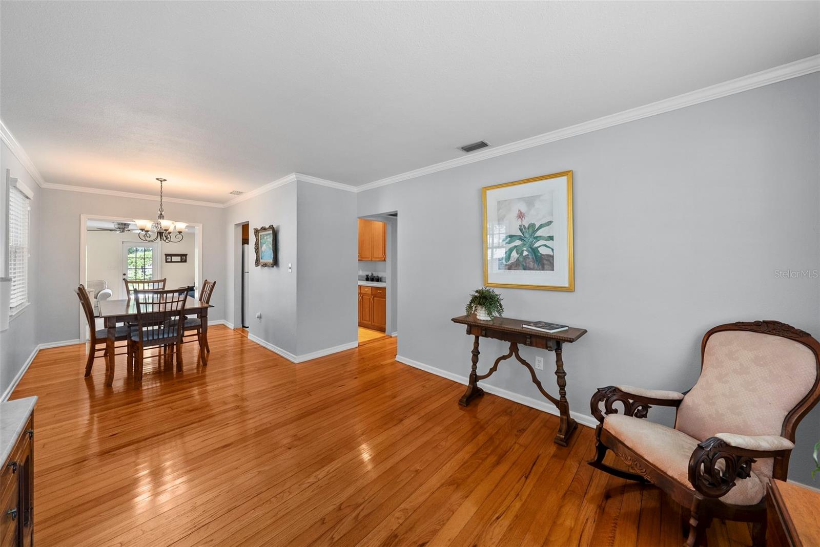 3823 W Tacon St Property Photo 5