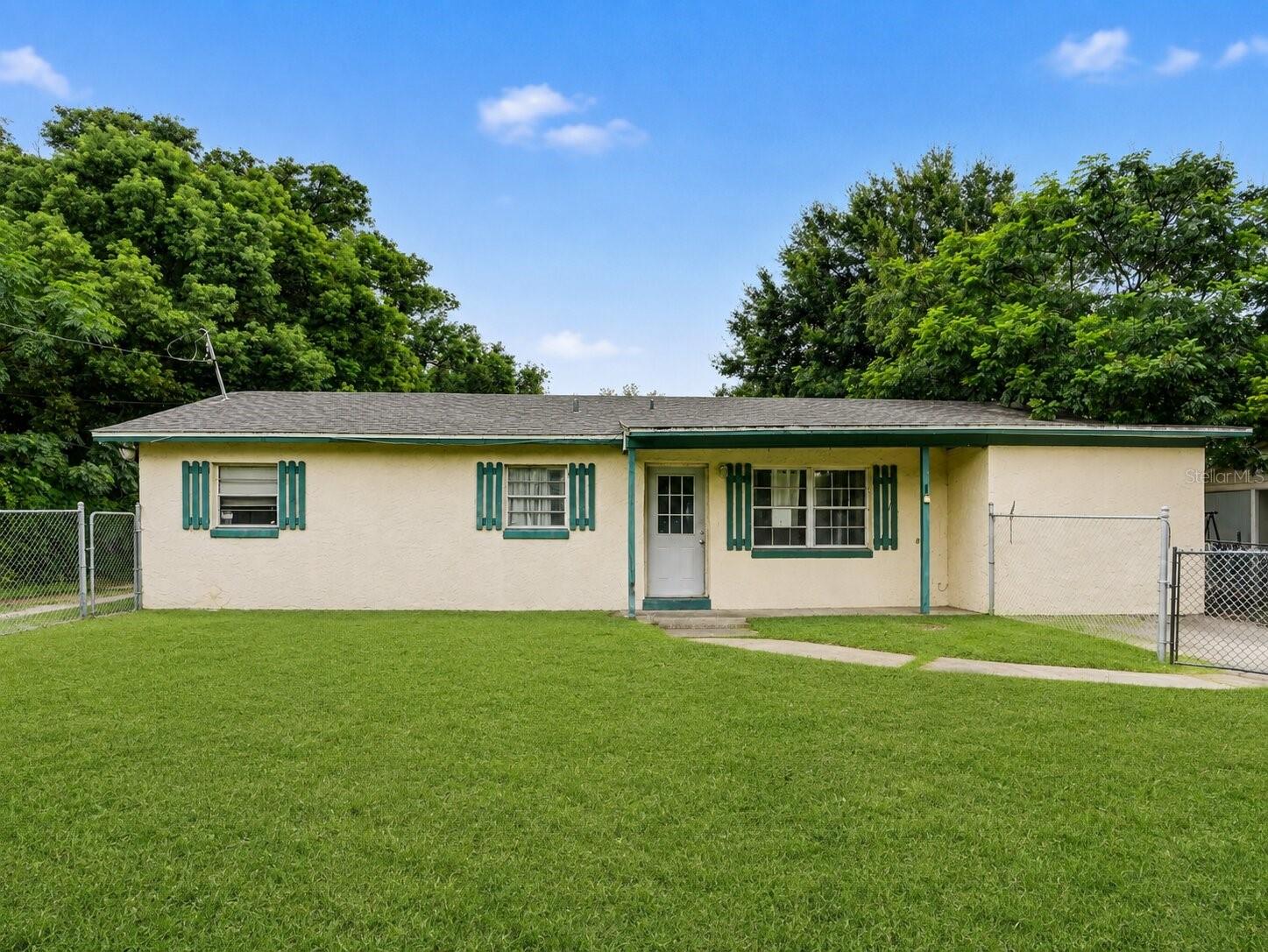 627 DUNCAN CIR W