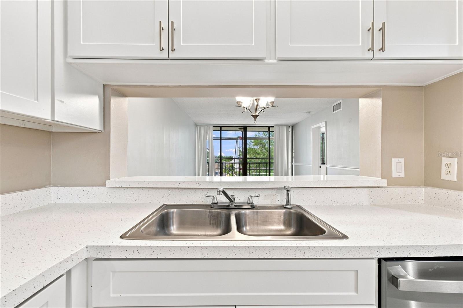2424 W Tampa Bay Blvd #l404 Property Photo 9