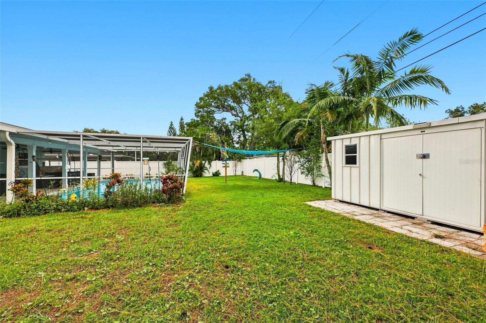1359 Howard St Property Photo 43
