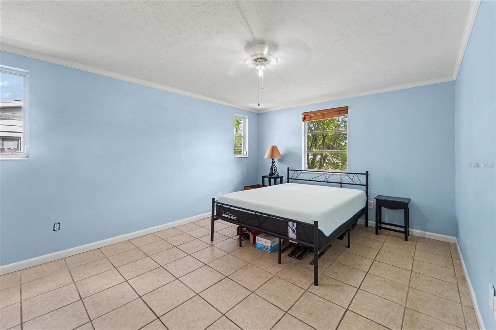 9342 Northcliffe Blvd Property Photo 13