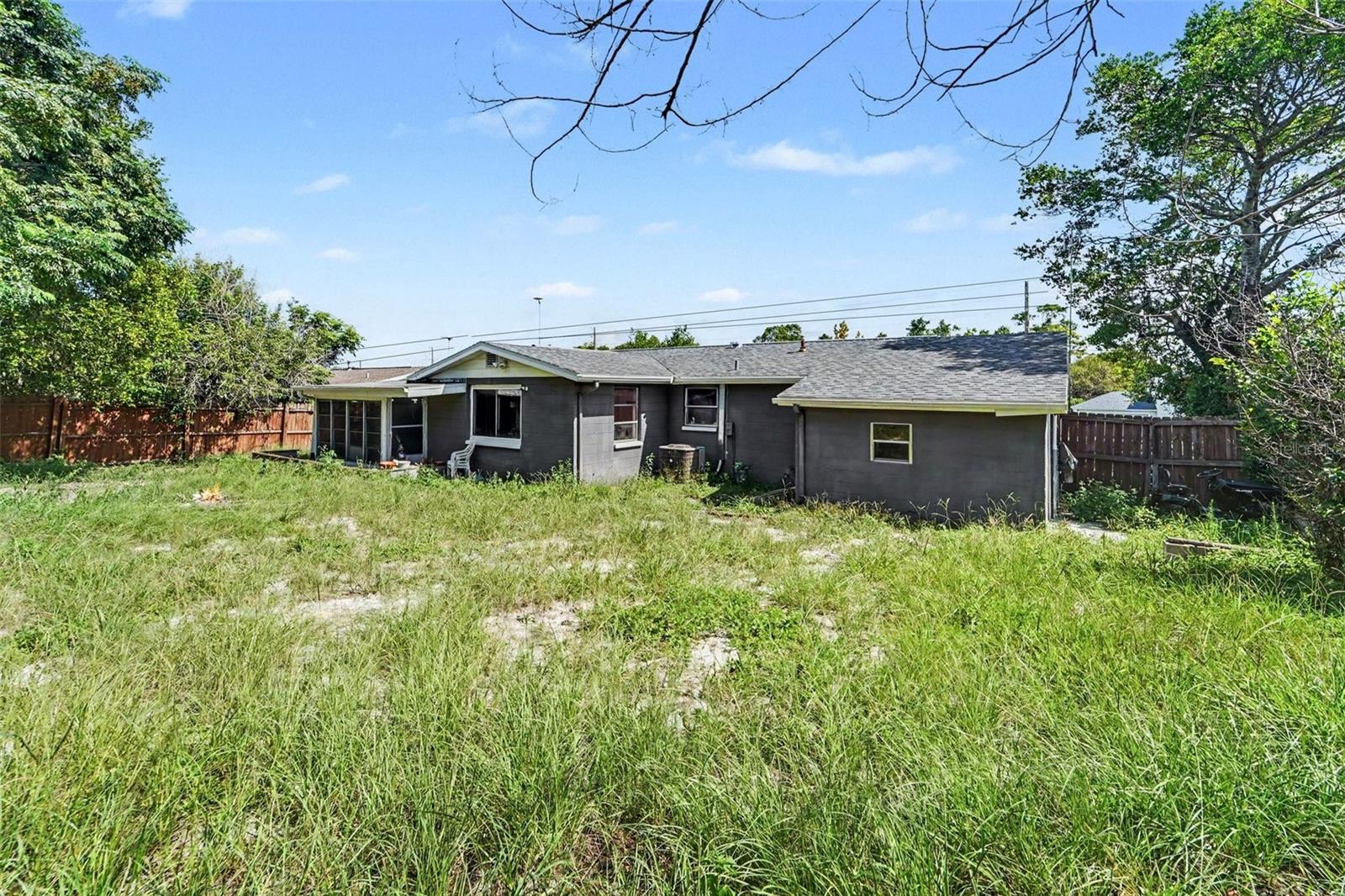 9342 Northcliffe Blvd Property Photo 23