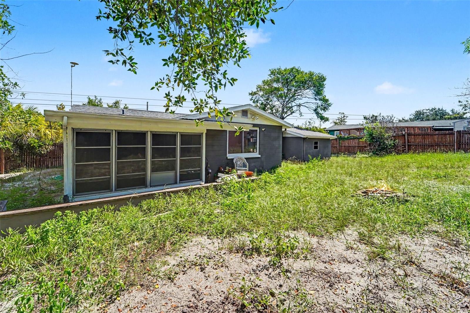 9342 Northcliffe Blvd Property Photo 24