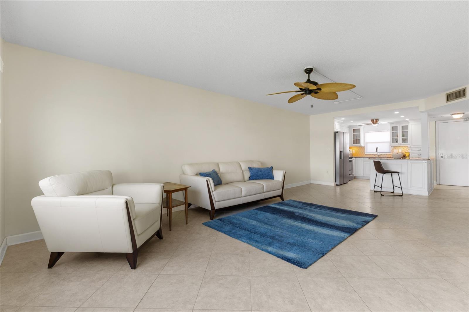 4775 Cove Cir #202 Property Photo 8