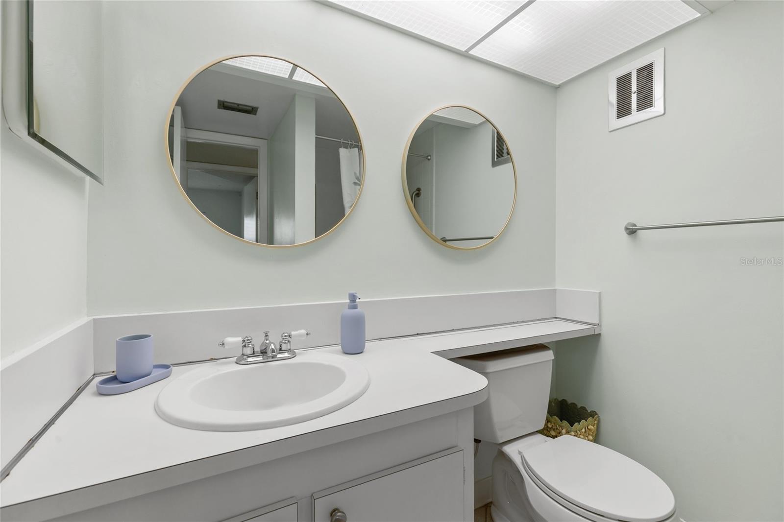 4775 Cove Cir #202 Property Photo 20