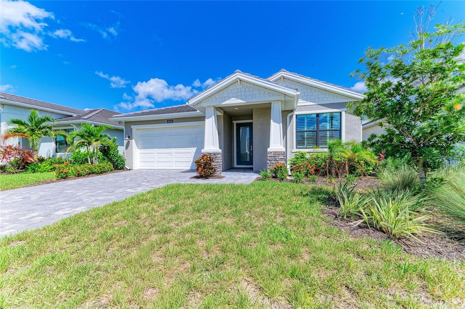 18530 Midsummer Pl Property Photo 2