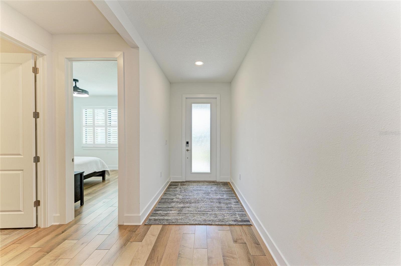 18530 Midsummer Pl Property Photo 6