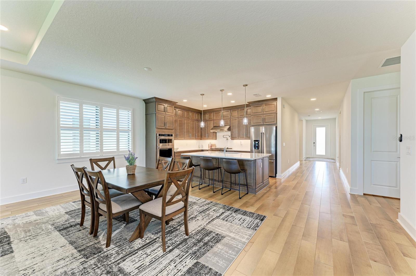 18530 Midsummer Pl Property Photo 8