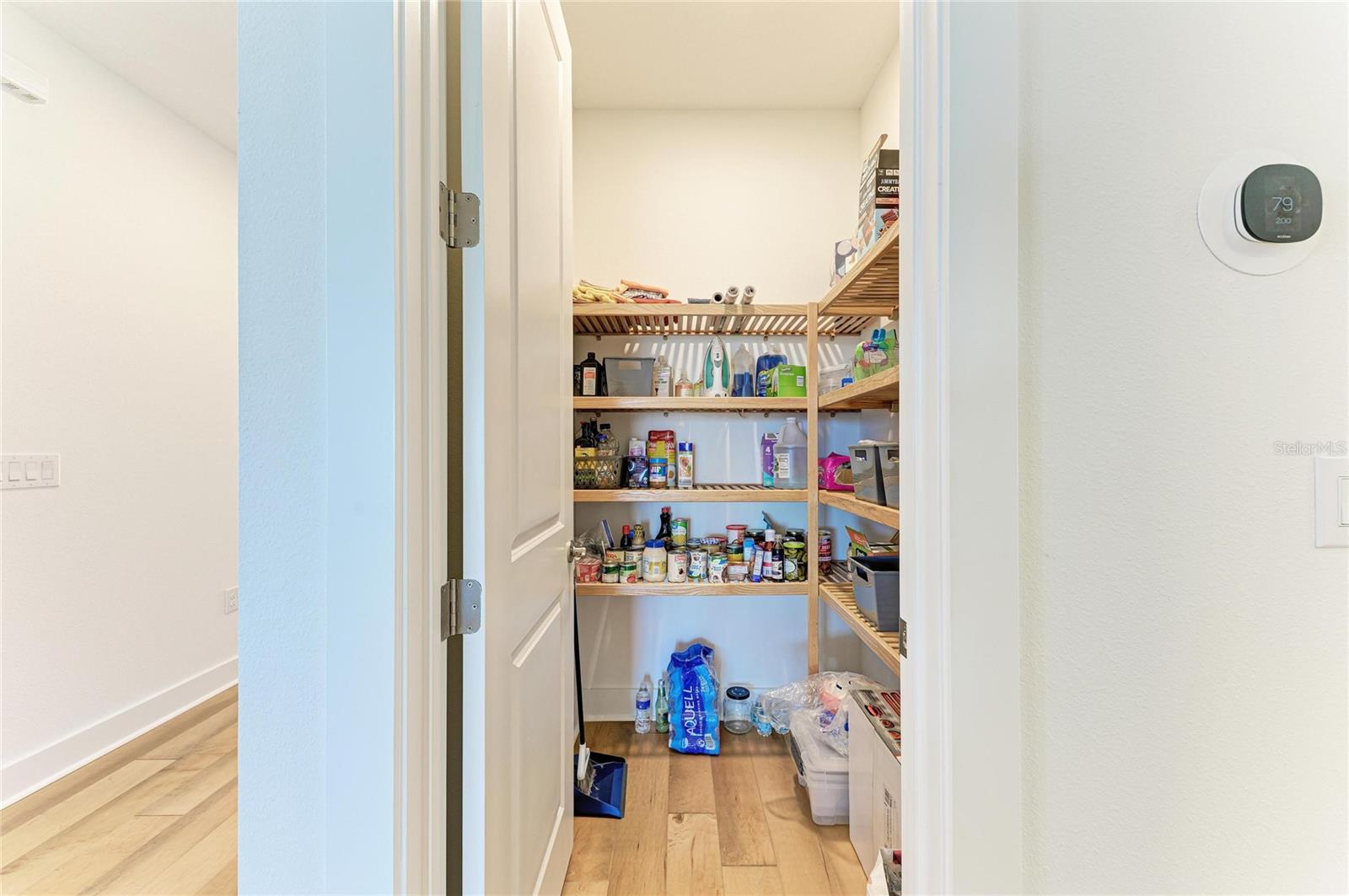 18530 Midsummer Pl Property Photo 13