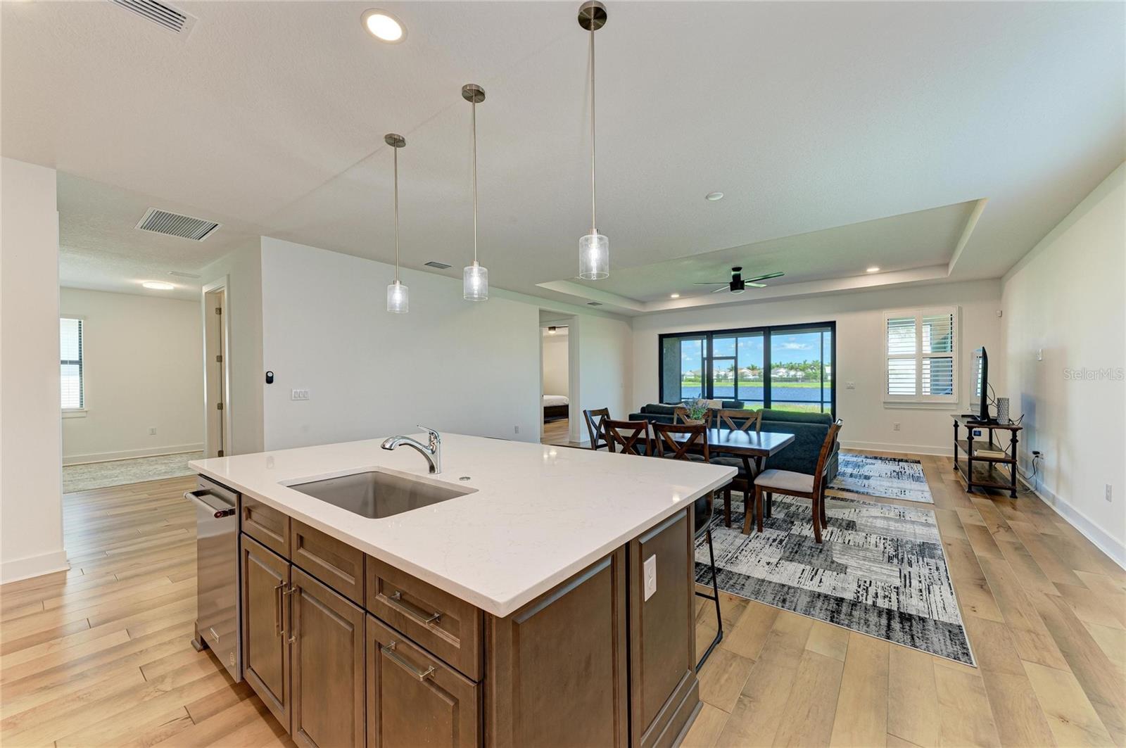 18530 Midsummer Pl Property Photo 20