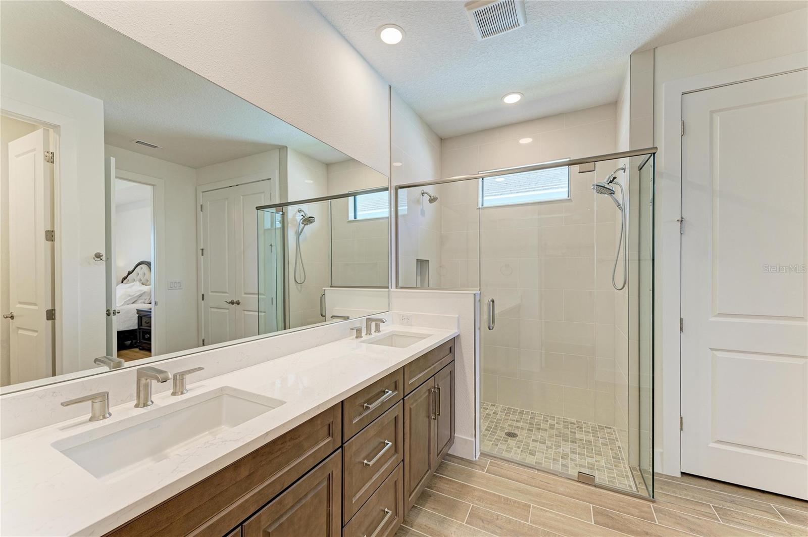 18530 Midsummer Pl Property Photo 31