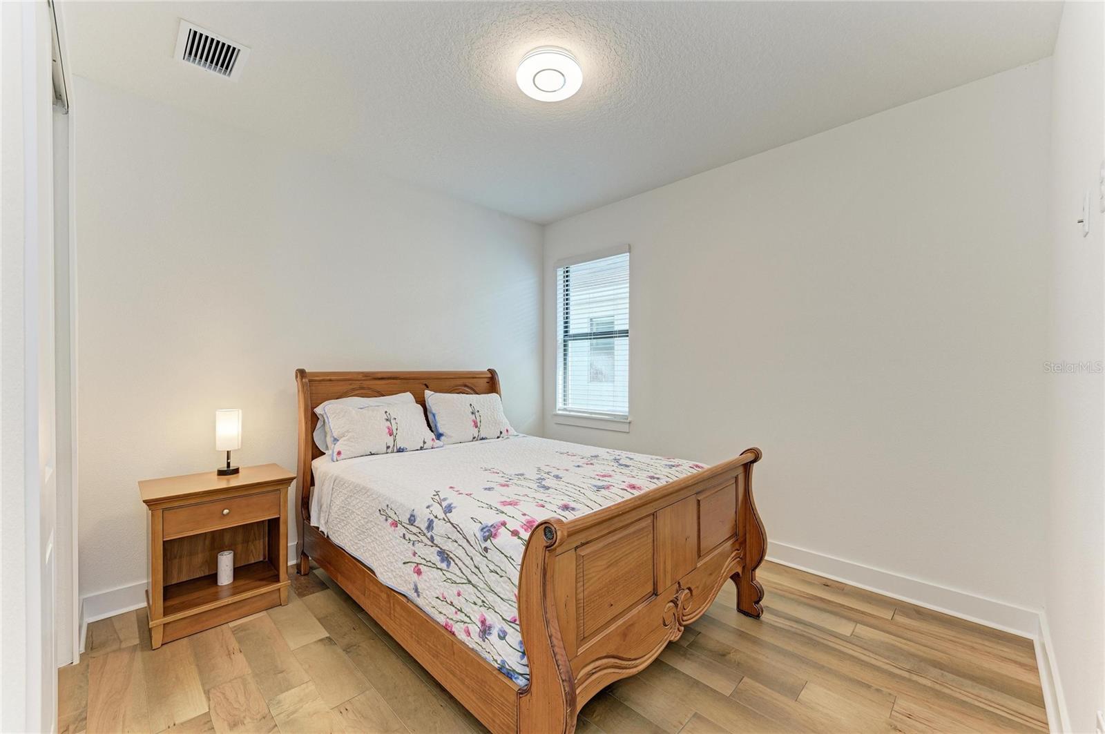 18530 Midsummer Pl Property Photo 34