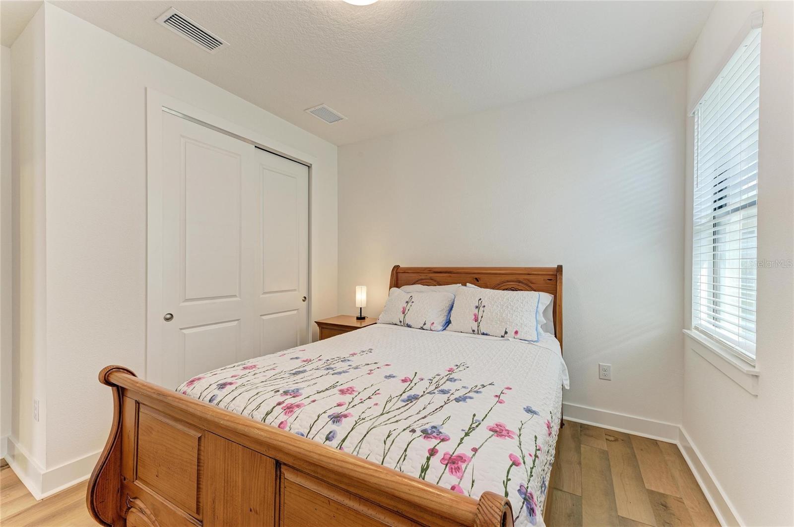 18530 Midsummer Pl Property Photo 35