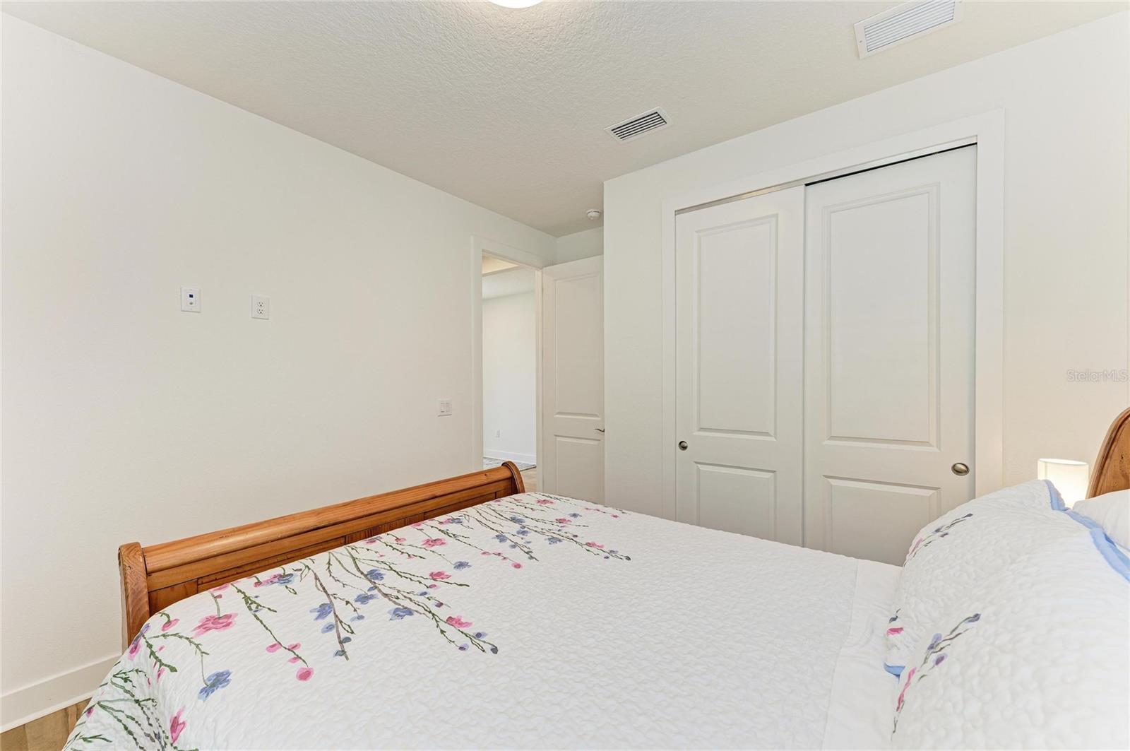 18530 Midsummer Pl Property Photo 37